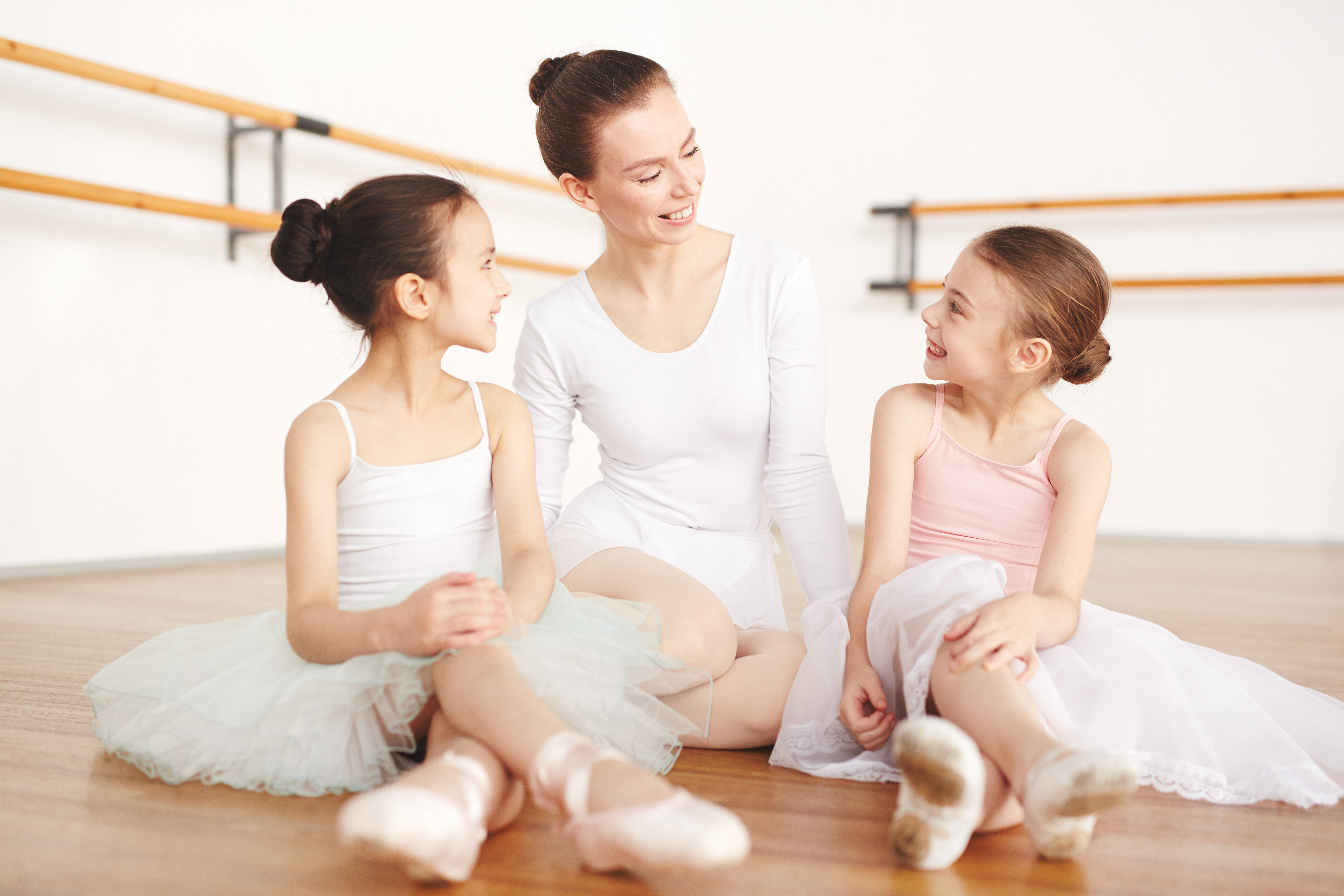 5_important_tips_you_should_be_teaching_by_your_students-teaching-dance-class-talent-dress-code-dancers-kid-thank-clothes-become-dancer-uniform-corrections-feedback-critique-